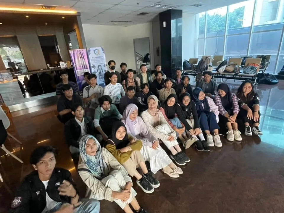 Mahasiswa UKM Coding Cyber University berkolaborasi membangun project teknologi